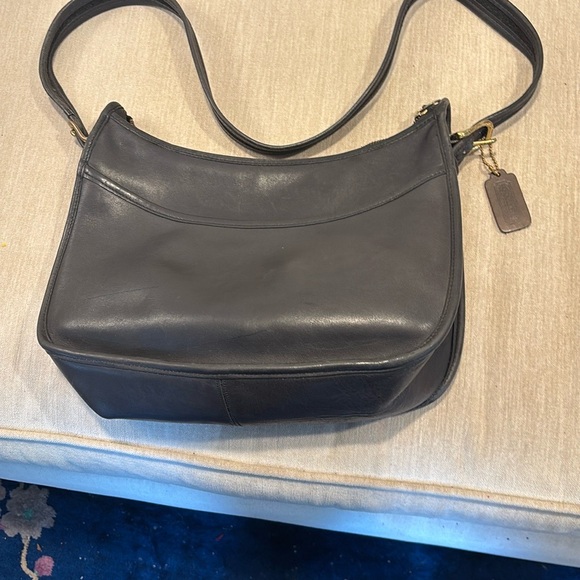 Vintage gorgeous Coach bag with embossed label, original leather tag,zipper pull - Picture 9 of 16